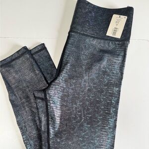 NWT Cut The Frills Leggings Size S Snakeskin Shiny